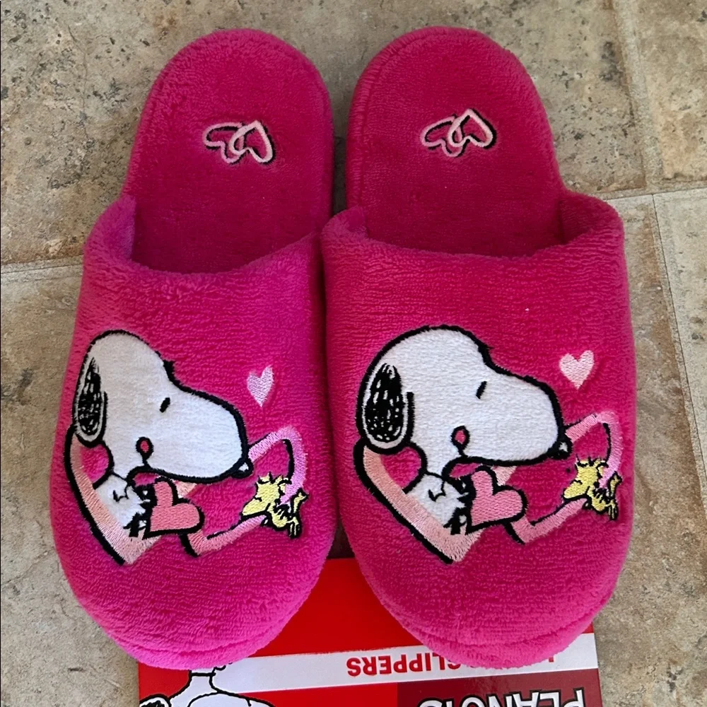 Peanuts Snoopy Heart Slippers - Picture 3 of 5